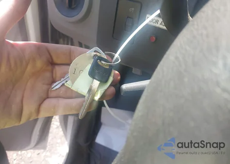 2010 Ford E-150 Commercial/Recreational z USA, uszkodzony, nr VIN 1FTNE1EW4ADA91360